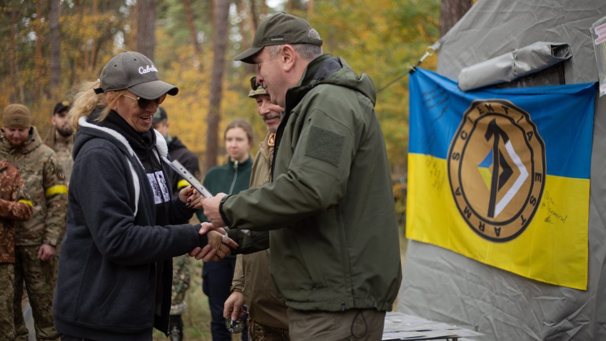 Перші курсанти отримали сертифікати про проходження скороченої програми